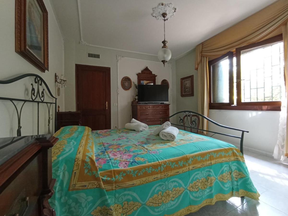 Bed and Breakfast Domus Garden Olbia Exterior foto